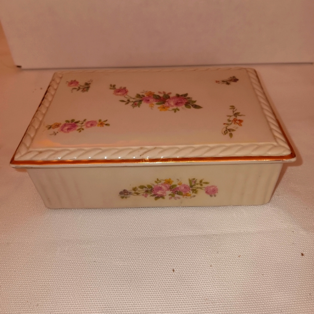 Vintage Floral Ceramic Trinket Box